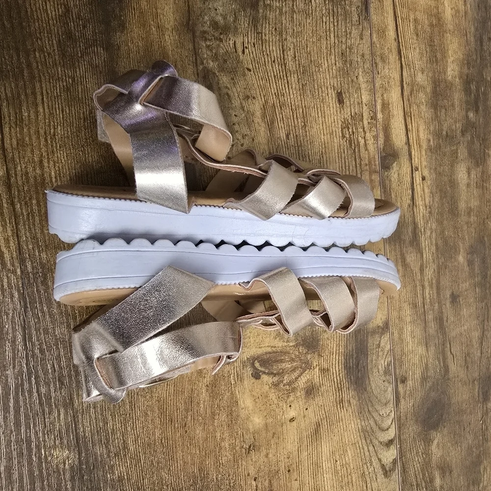 petalia rose gold